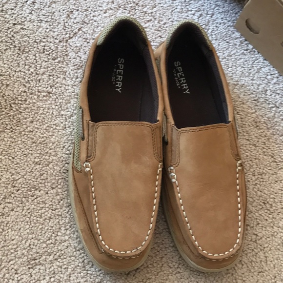 Boys sperry shoes. Worn only for pictures - Picture 2 of 5
